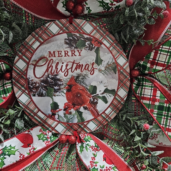 Cardinal Christmas wreath - Picture 2 of 3